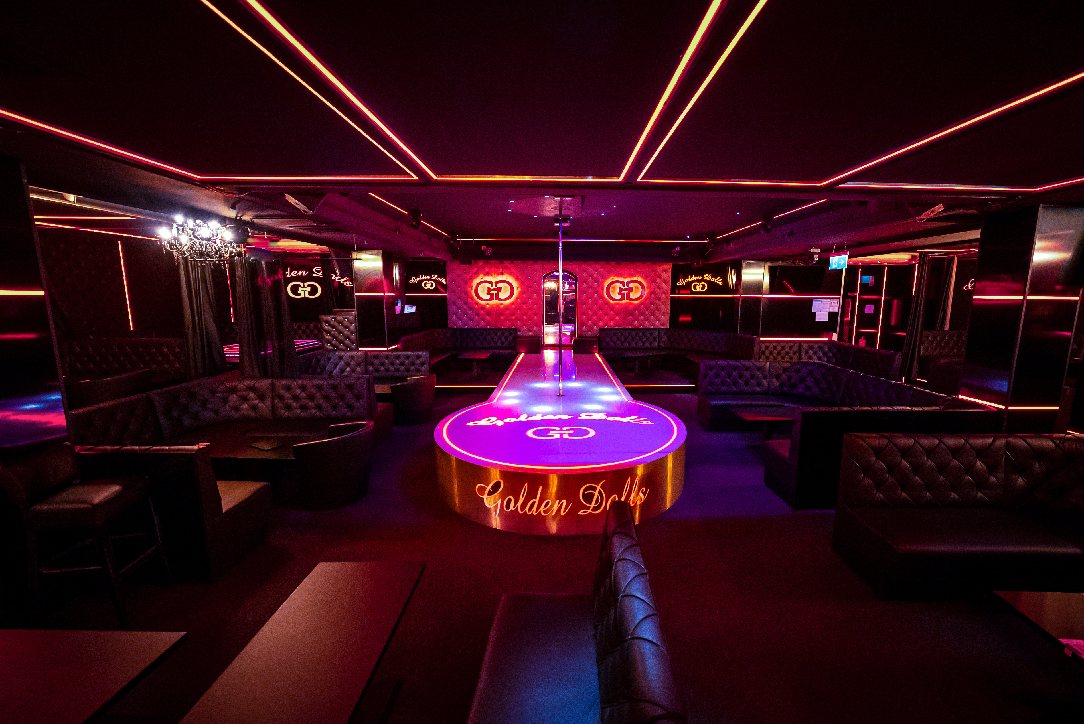 Golden Dolls der Stripclub für besten Tabledance in Berlin.