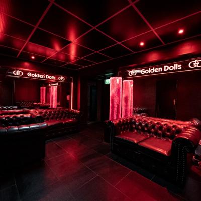 Die Chilout-Lounge im Golden Dolls Tabledance & Stripclub in Berlin