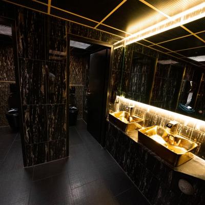 Die Toiletten im Golden Dolls Tabledance & Stripclub